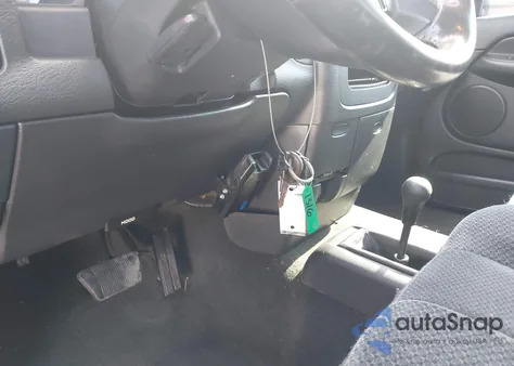 2002 Dodge Ram 1500 St из США, поврежденный, VIN 1D7HU18N92S663920